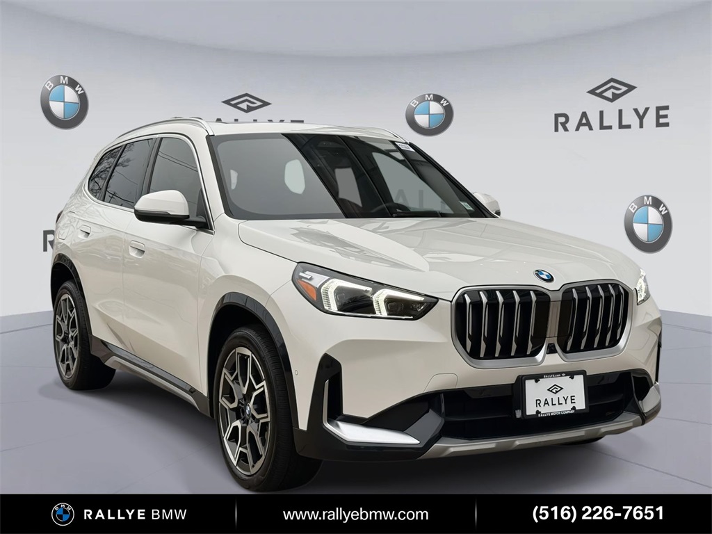 2025 BMW X1 28i's photo