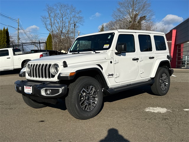 2026 Jeep Wrangler 4-Door Sahara's photo