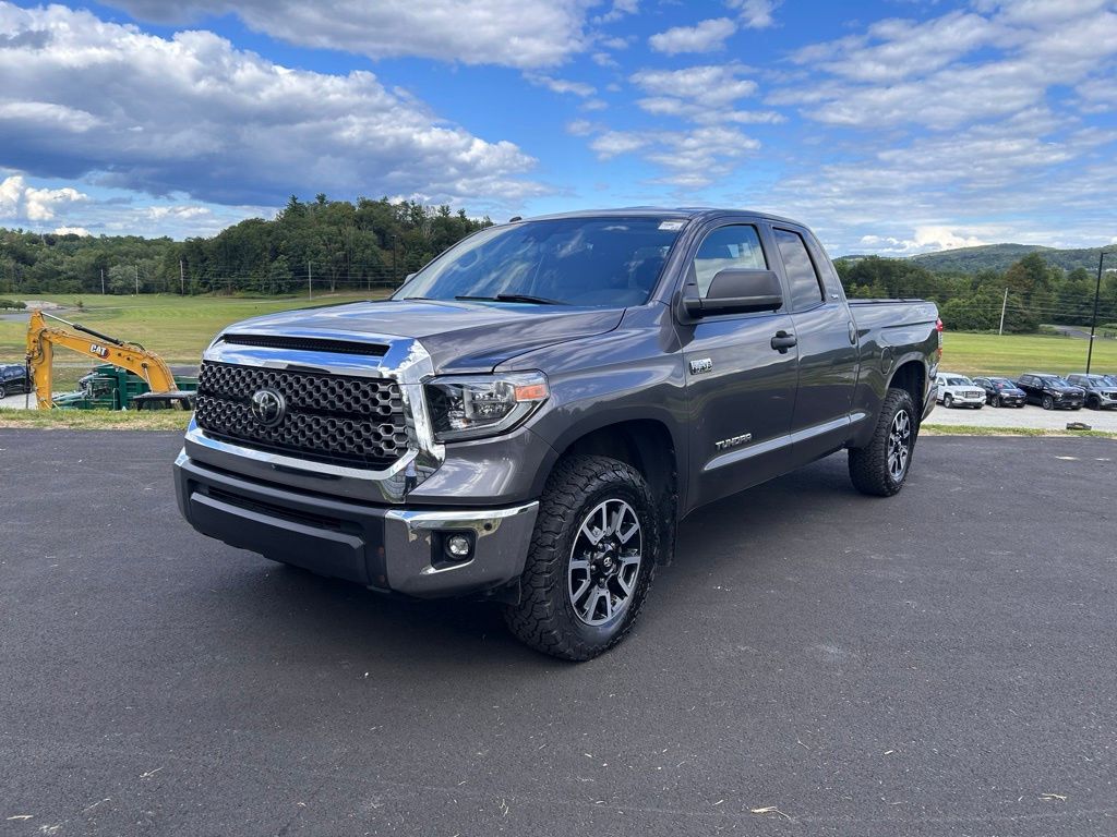 2018 Toyota Tundra SR5 photo 3