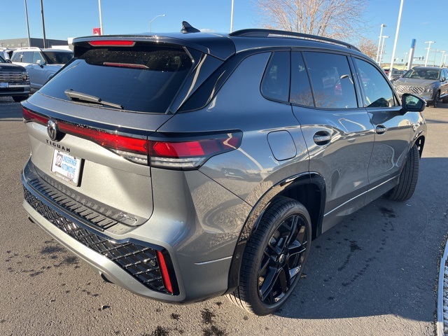 2025 Volkswagen Tiguan SE R-Line Black photo 4