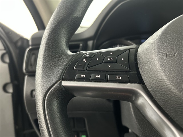 2017 Nissan Rogue SV photo 12