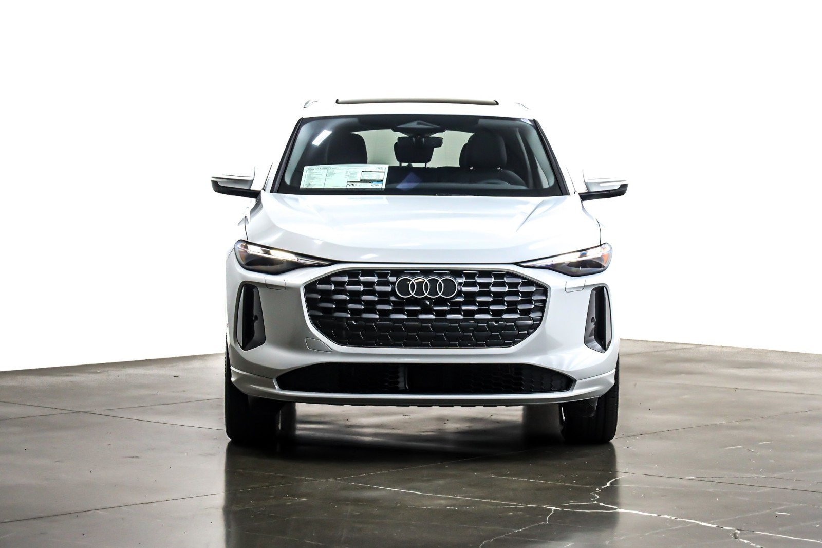 2025 Audi Q5 Premium TFSI photo 2