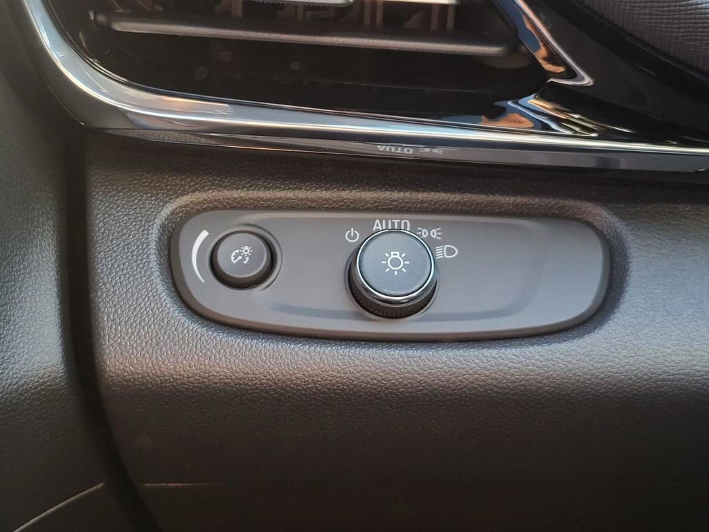 2026 Buick Envista ST photo 10