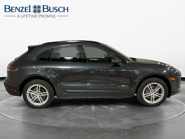 2024 Porsche Macan Base photo 5