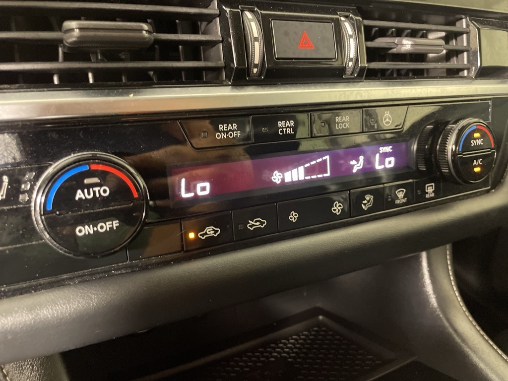 2022 Nissan Pathfinder SL photo 24