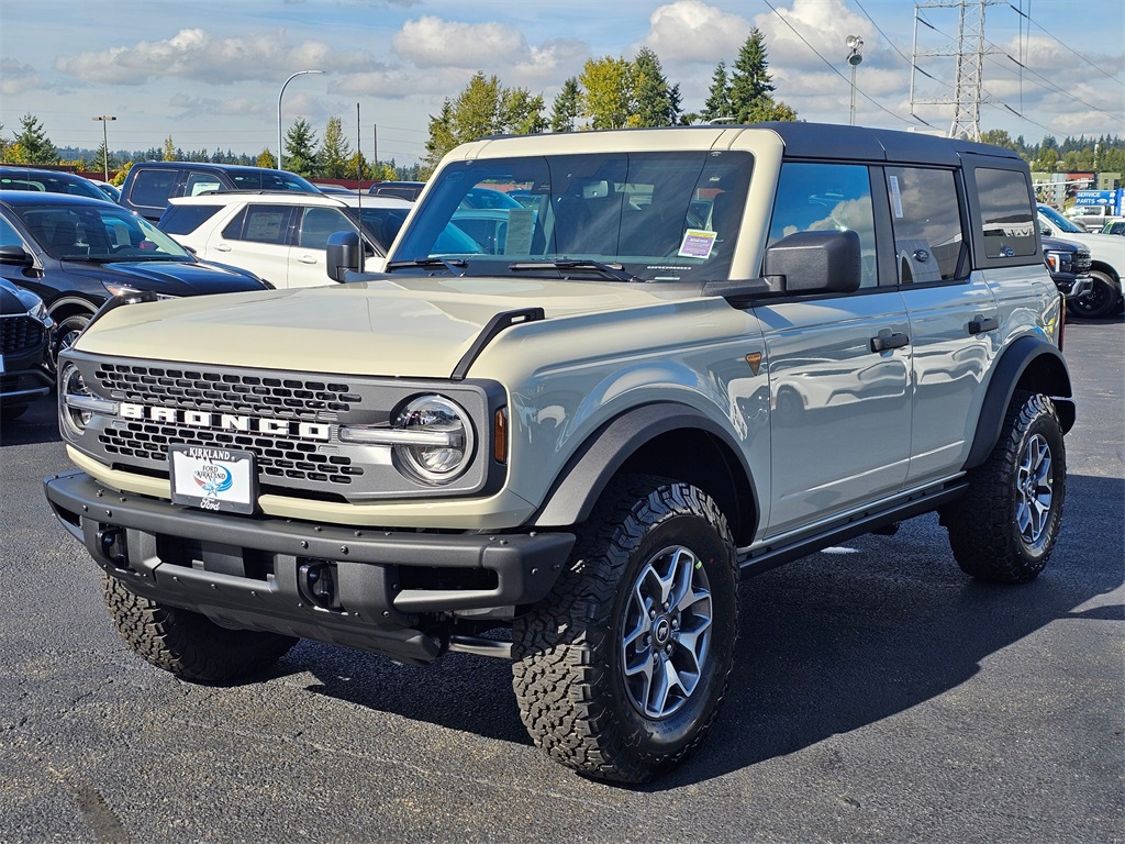 2025 Ford Bronco Badlands photo 3