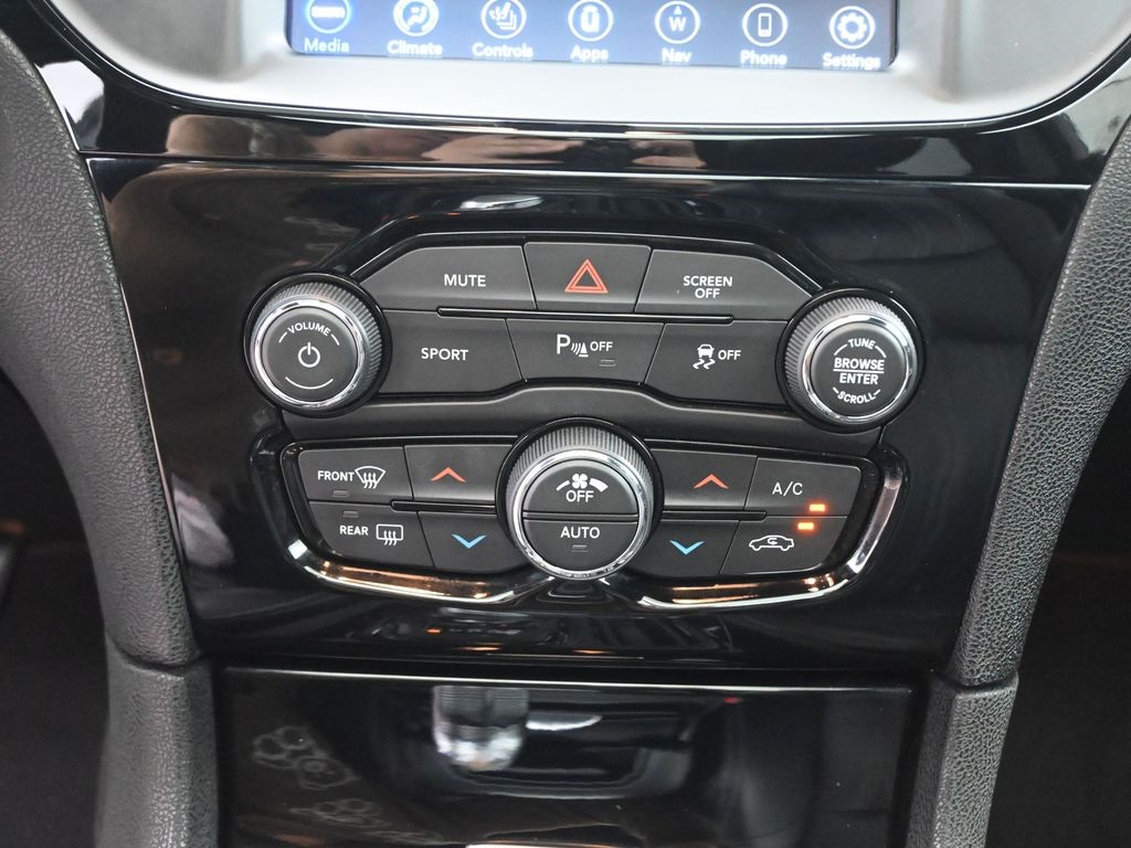 2023 Chrysler 300 S photo 2