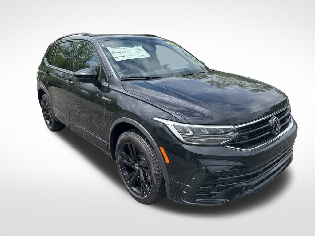 2024 Volkswagen Tiguan SE R-Line Black photo 4