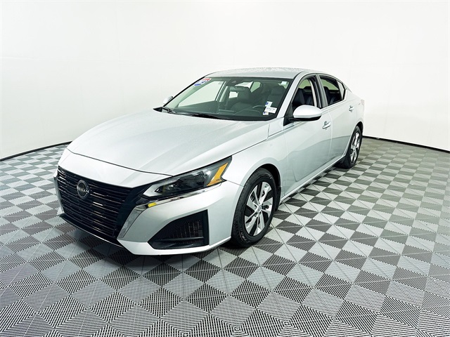 2023 Nissan Altima 2.5 S photo 2