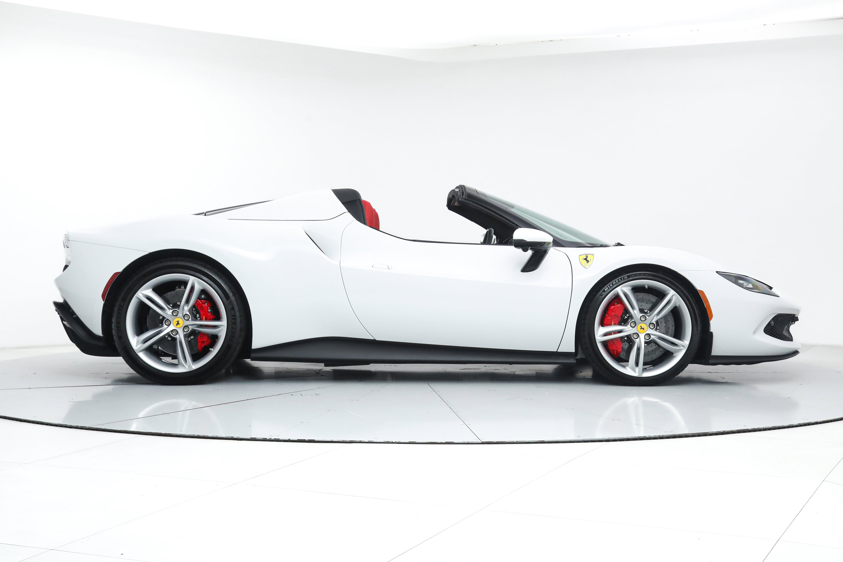 2024 Ferrari 296 GTS photo 10