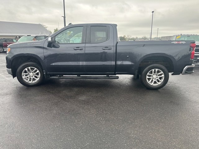2022 Chevrolet Silverado 1500 LT photo 3