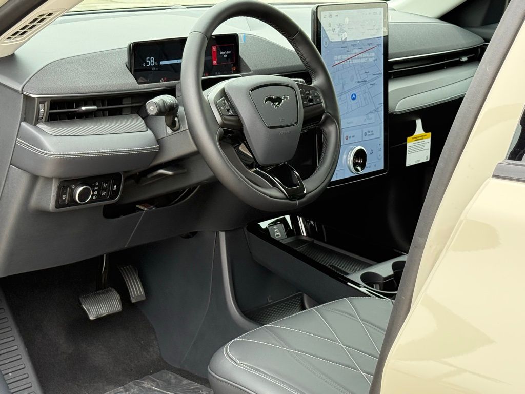 2025 Ford Mustang Mach-E Select photo 7