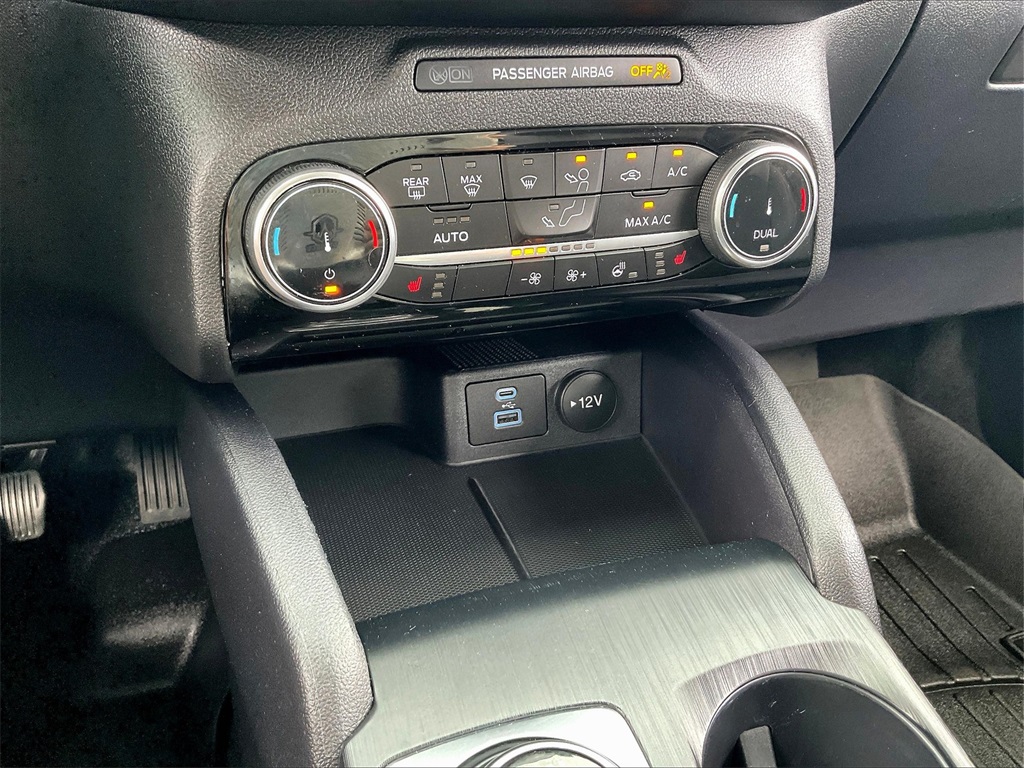 2022 Ford Escape SEL photo 23