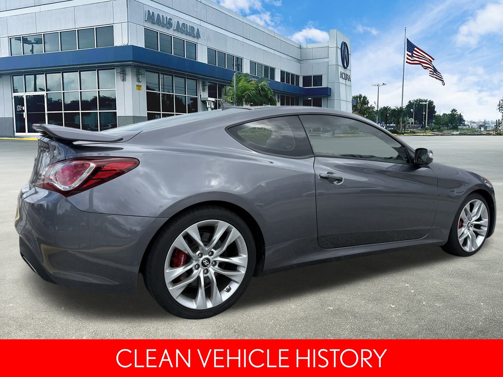 2013 Hyundai Genesis Coupe 3.8 Track photo 3