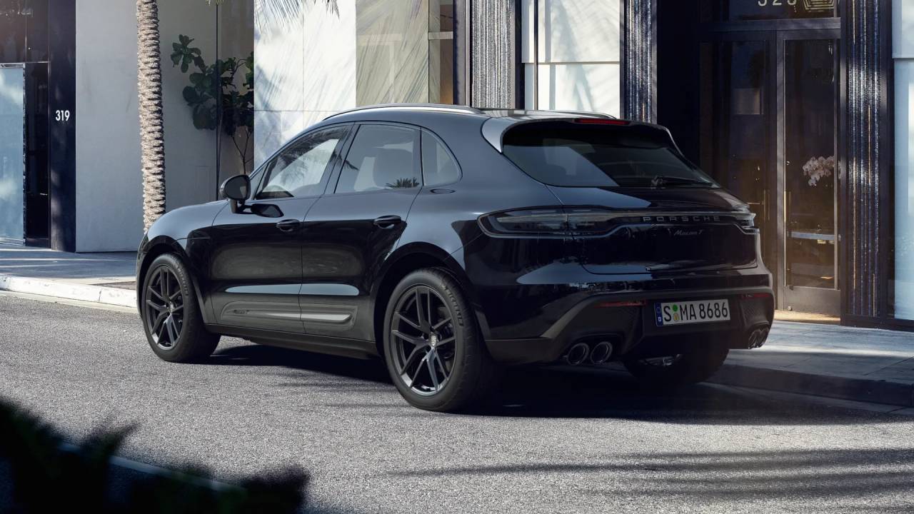 2025 Porsche Macan T photo 3