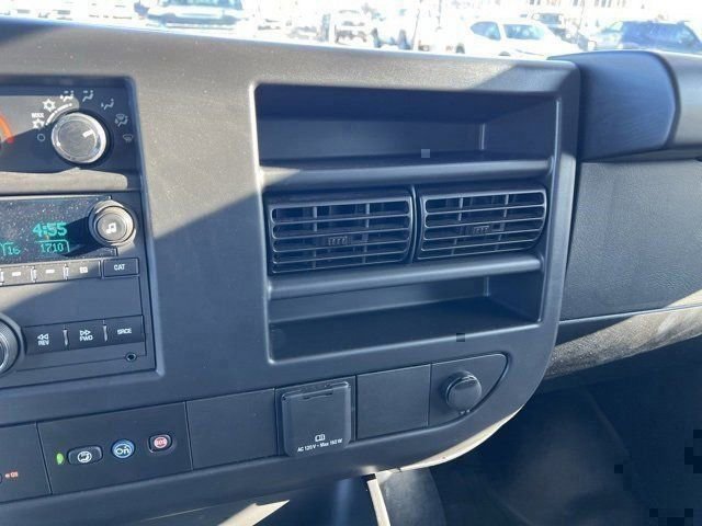 2024 Chevrolet Express Cutaway 3500 photo 24
