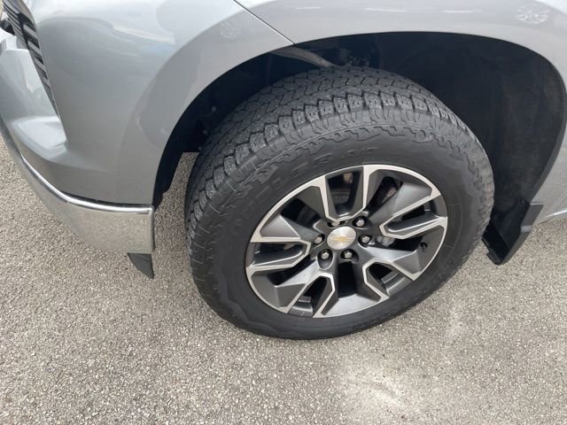 2023 Chevrolet Silverado 1500 LT photo 4