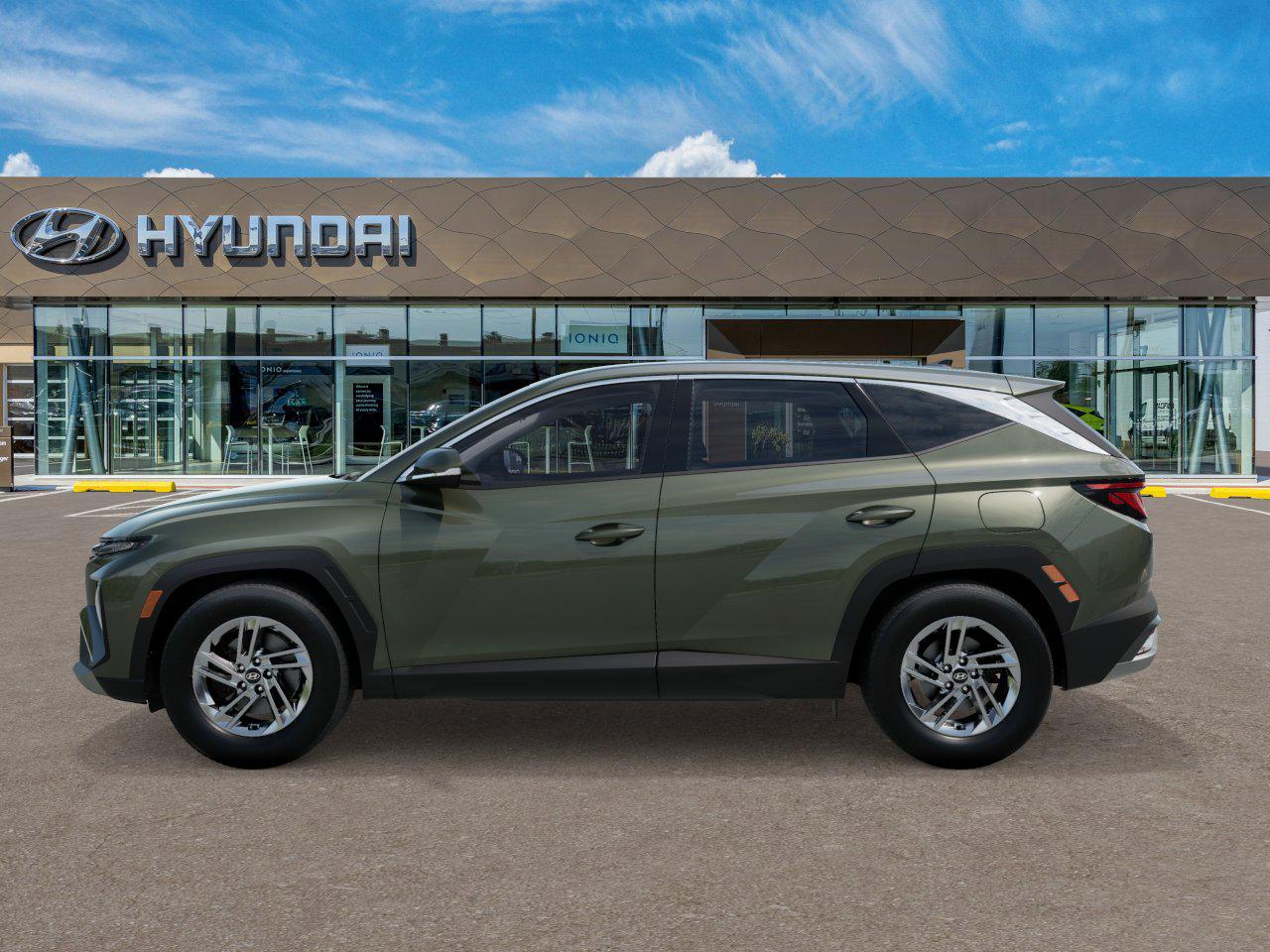 2026 Hyundai Tucson SE photo 2