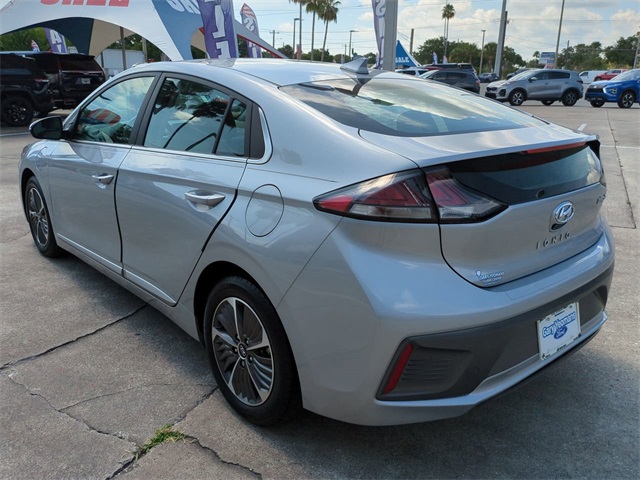 2021 Hyundai Ioniq Plug-In Hybrid SEL photo 4