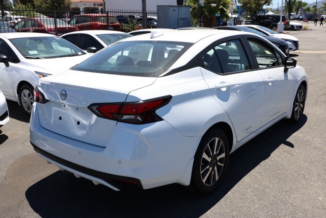 2025 Nissan Versa SV photo 3