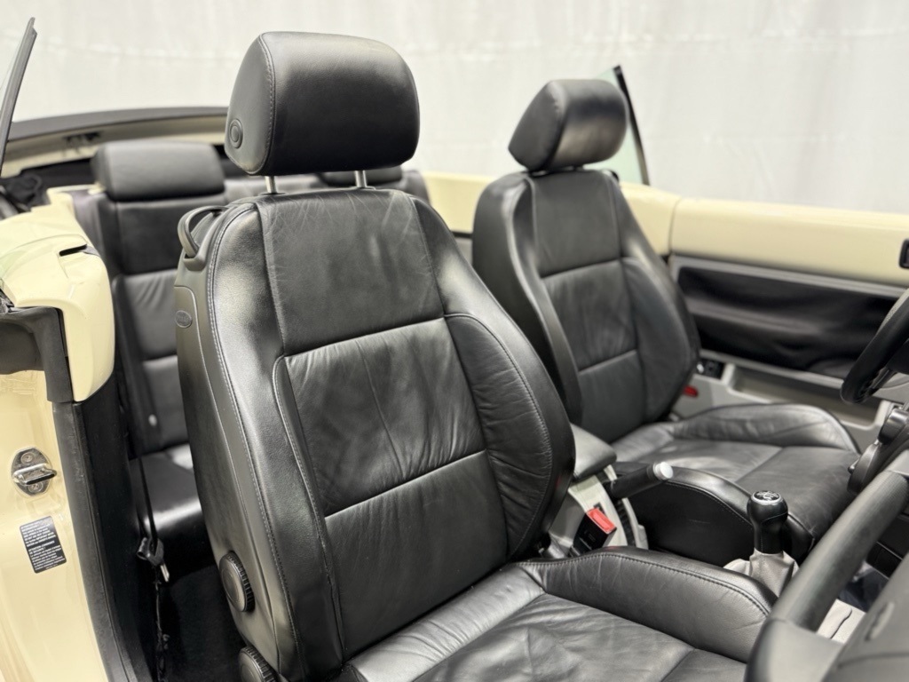 2005 Volkswagen Beetle Convertible GLS photo 18