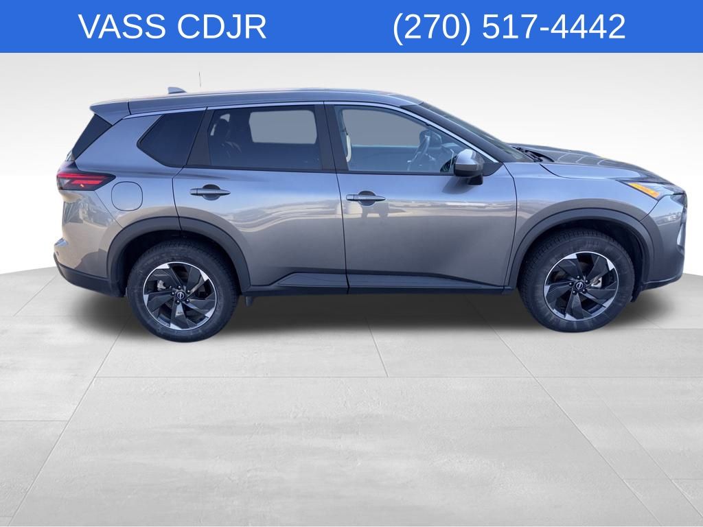 2024 Nissan Rogue SV photo 4