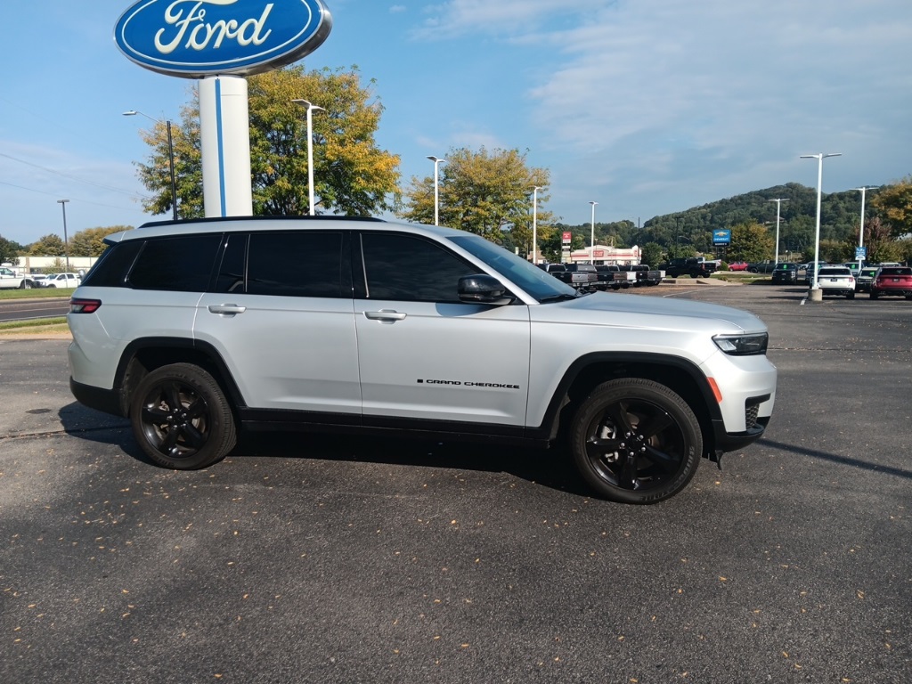 2023 Jeep Grand Cherokee Altitude photo 4