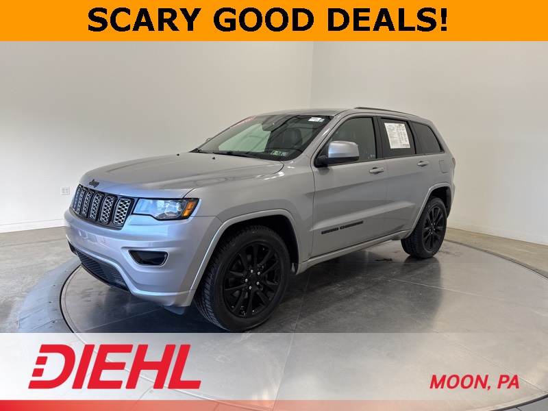 2018 Jeep Grand Cherokee Altitude photo 3