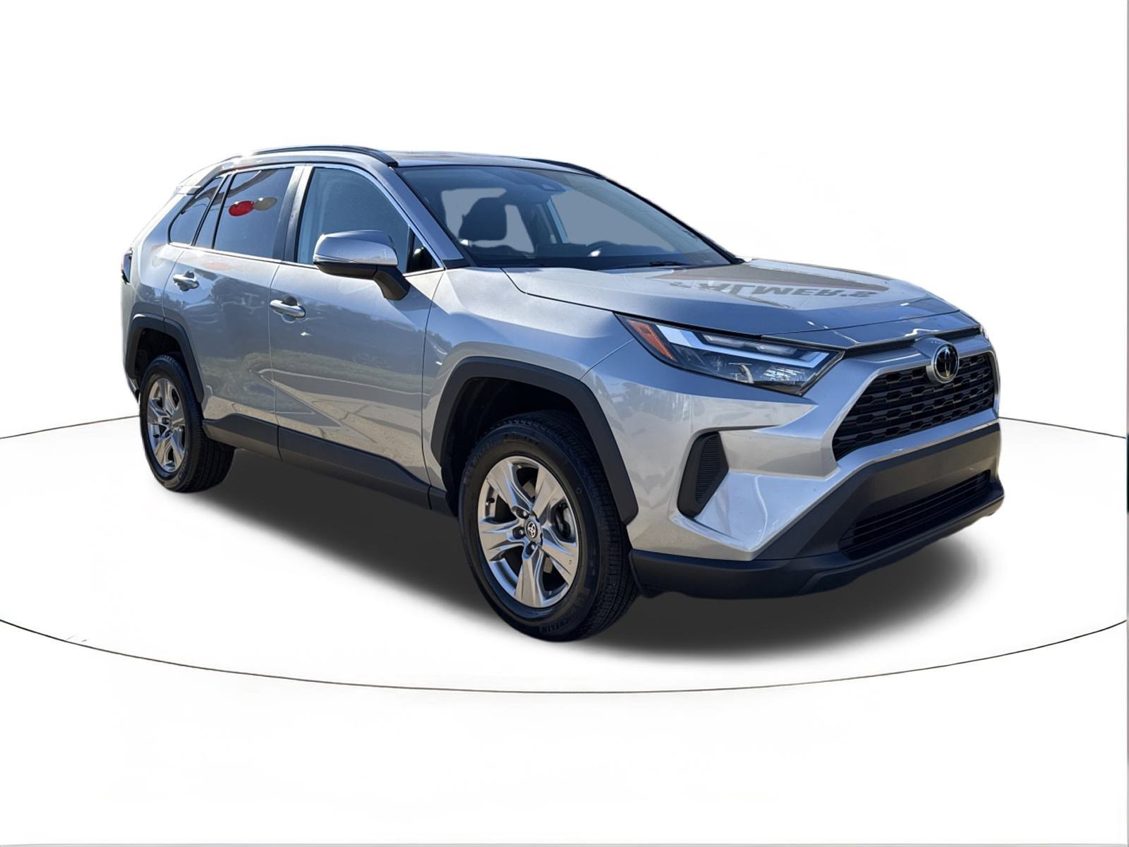 2023 Toyota RAV4 XLE's photo