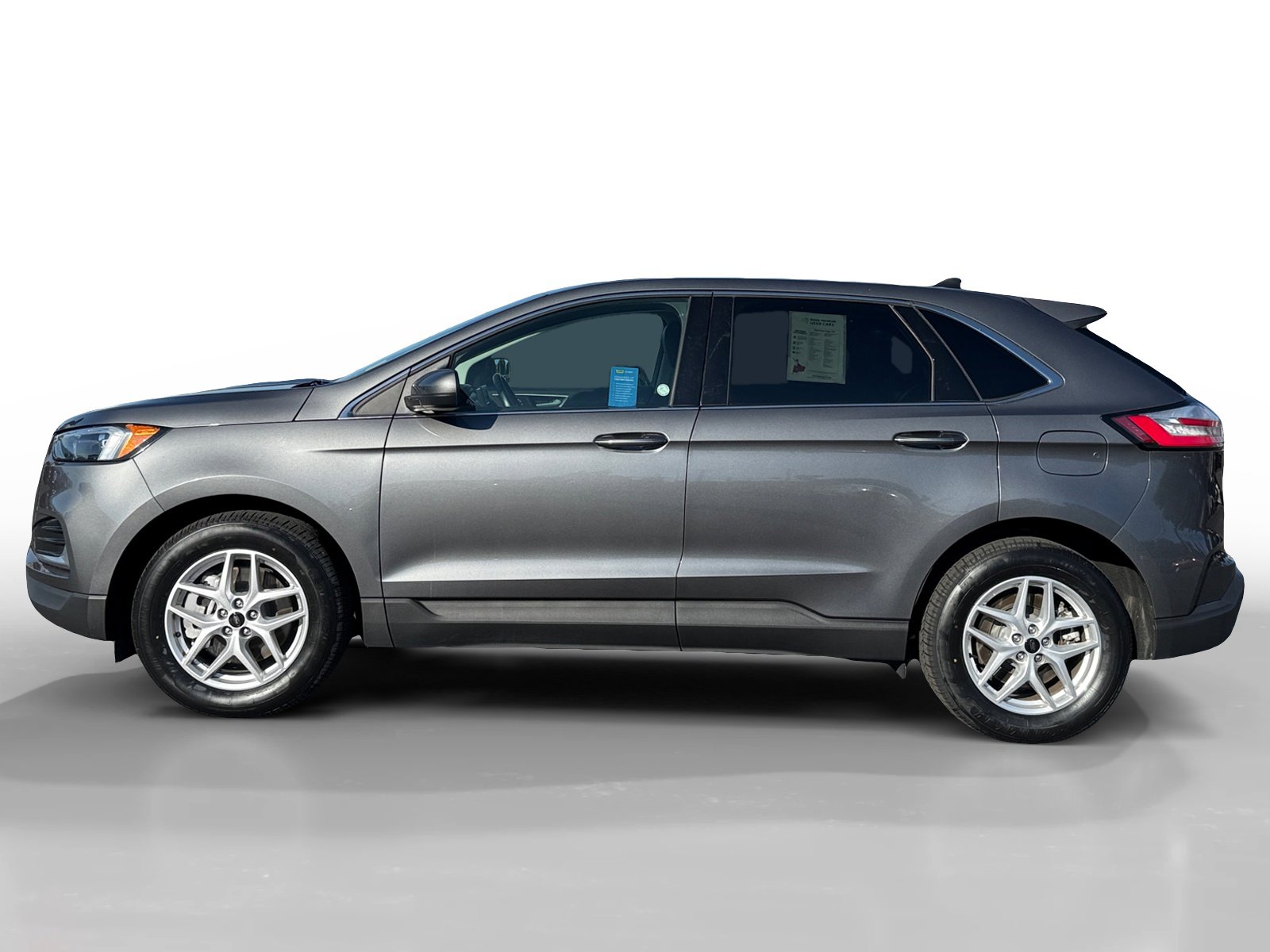 2024 Ford Edge SEL photo 2