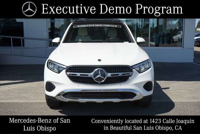 2025 Mercedes Benz GLC 300 4MATIC photo 3