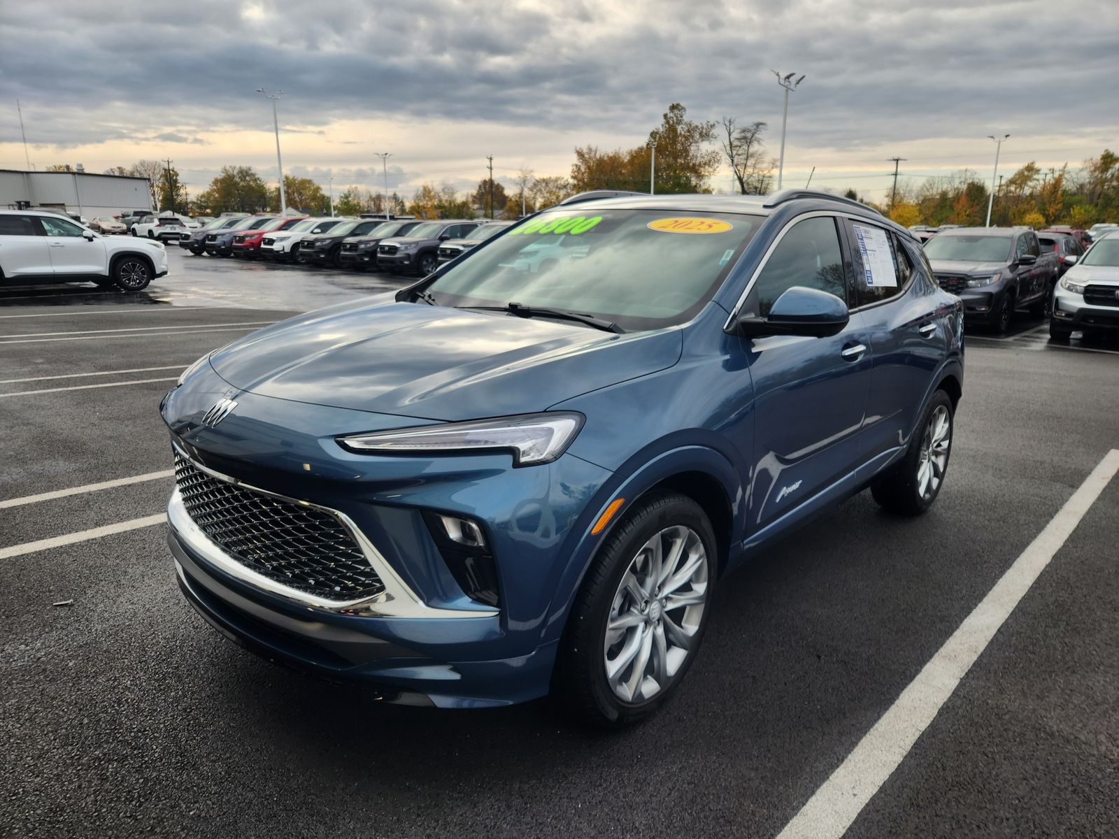 2025 Buick Encore GX Avenir photo 2