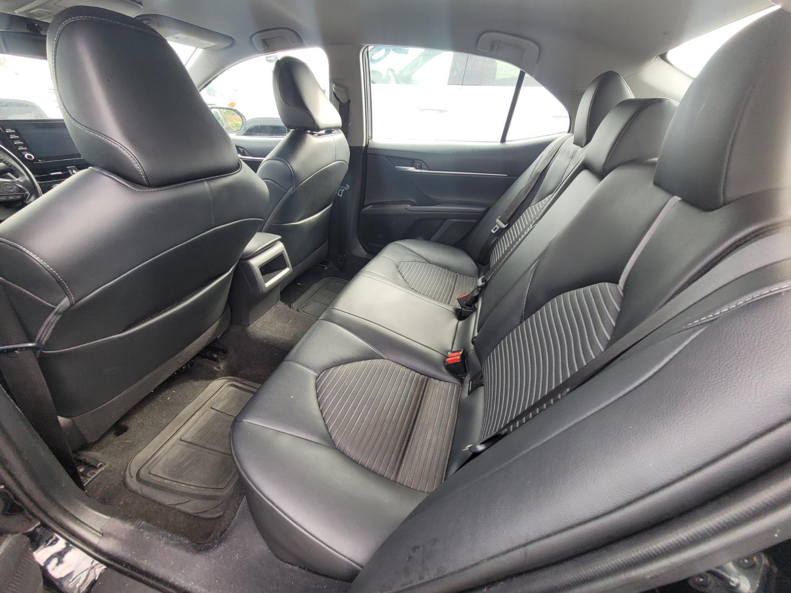 2021 Toyota Camry SE photo 8