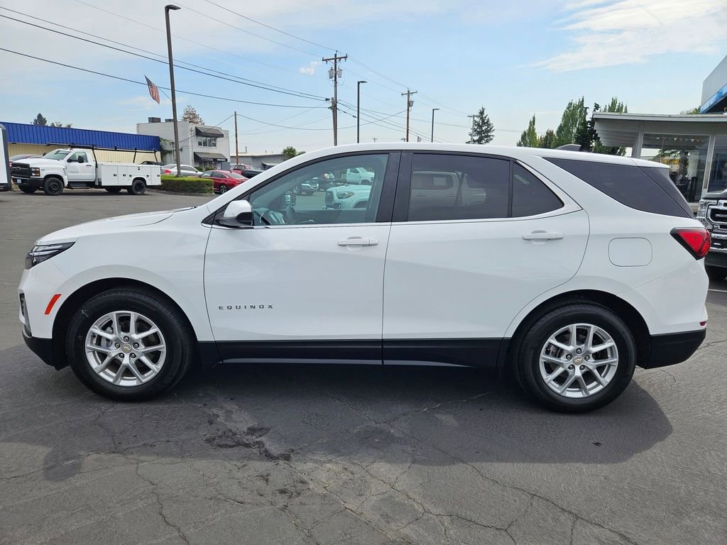 2023 Chevrolet Equinox LT photo 3