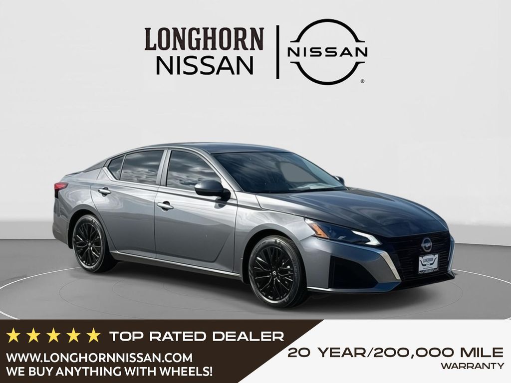 2025 Nissan Altima SV's photo