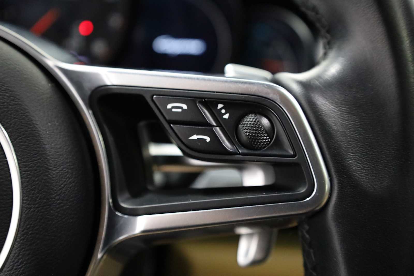 2018 Porsche Cayenne Platinum Edition photo 25