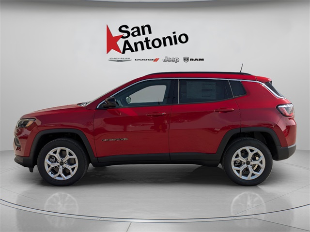 2025 Jeep Compass Latitude photo 2
