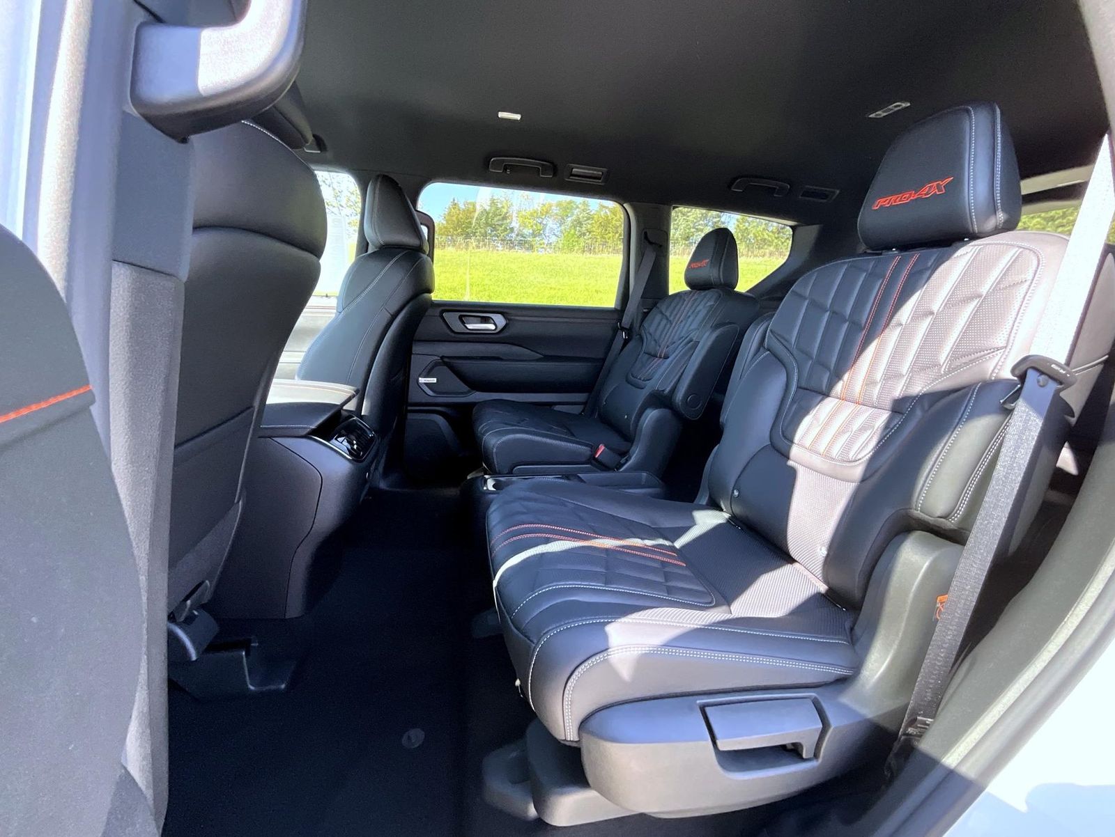 2026 Nissan Armada photo 9