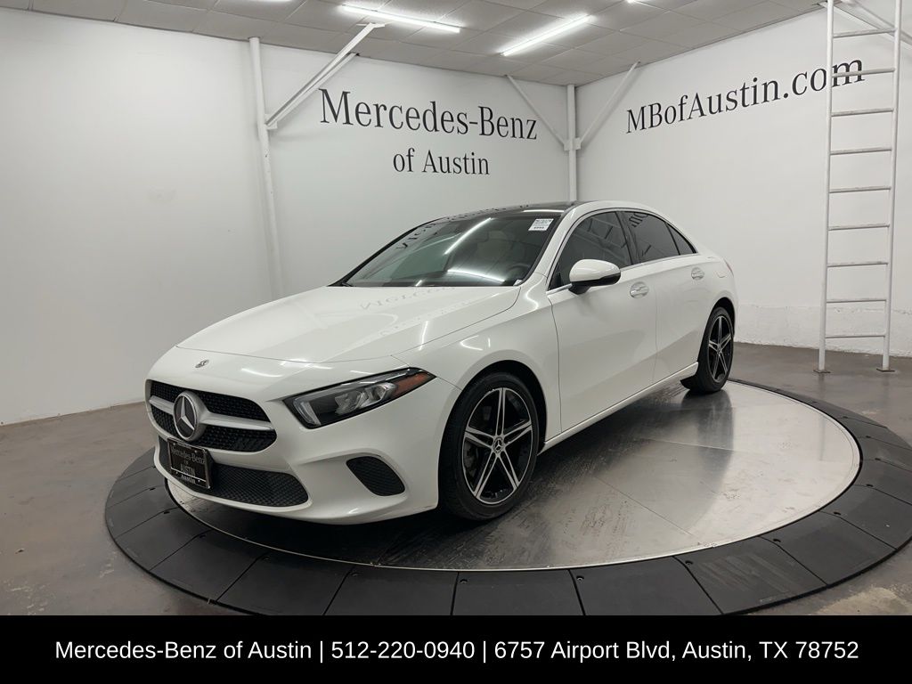 2022 Mercedes Benz A 220 photo 3