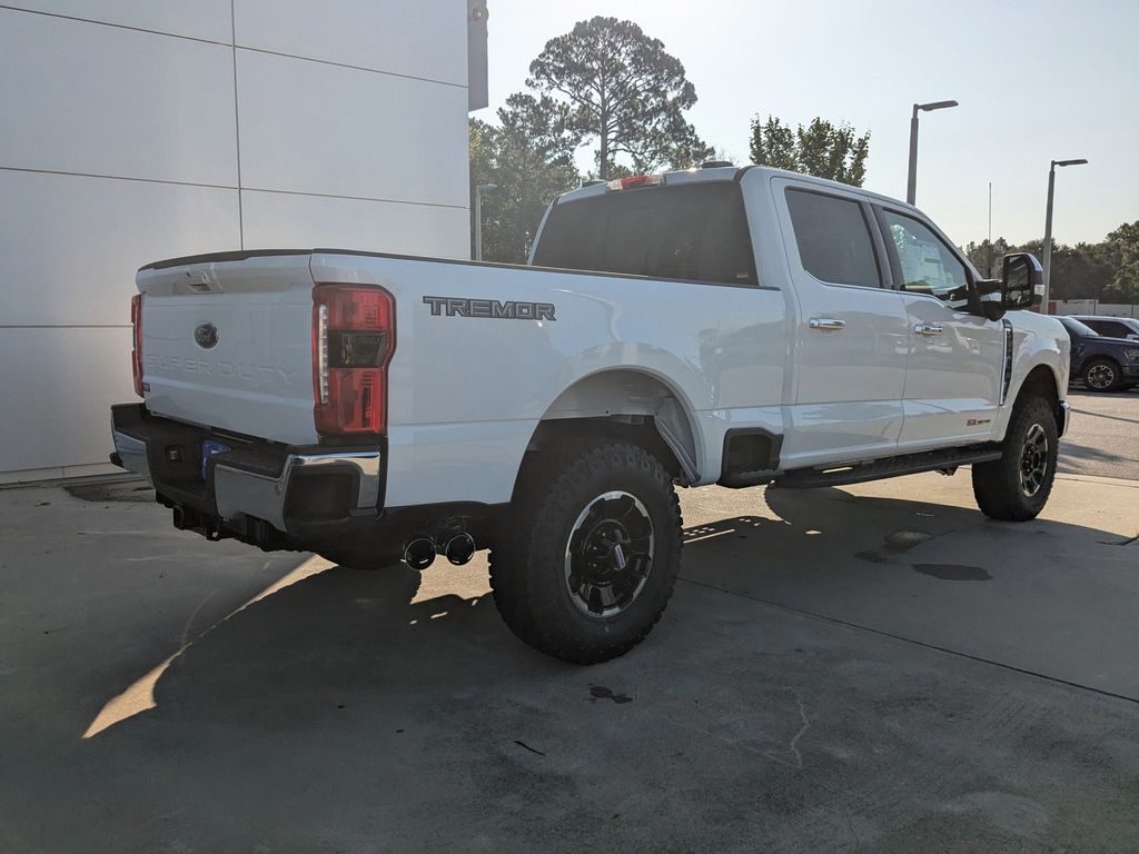 2025 Ford F-250 Lariat photo 4