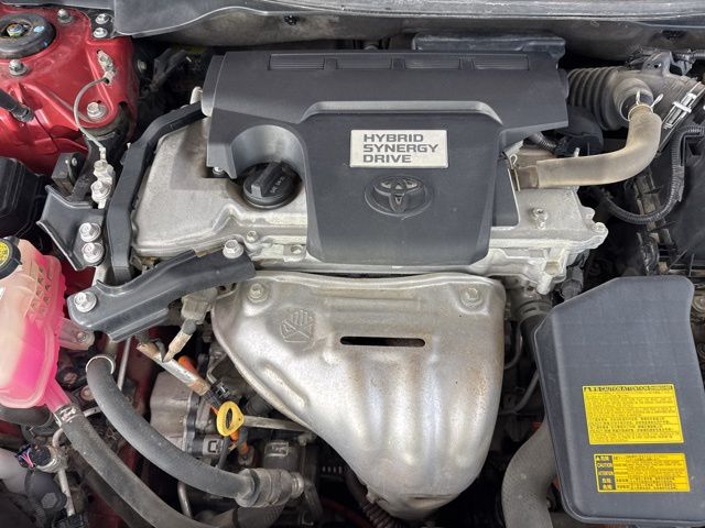 2014 Toyota Camry Hybrid LE photo 17