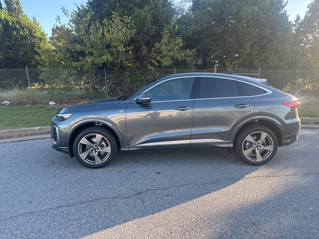 2025 Audi Q5 2.0T Premium Plus photo 2