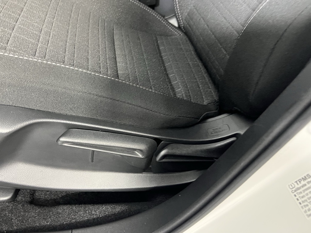 2025 Honda HR-V LX photo 22