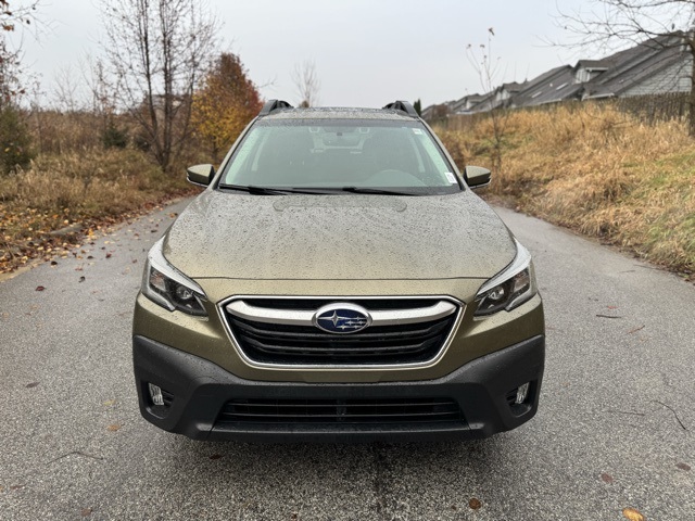 2020 Subaru Outback Premium photo 2
