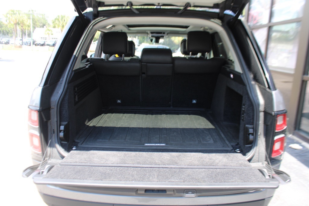 2020 Land Rover Range Rover HSE photo 30