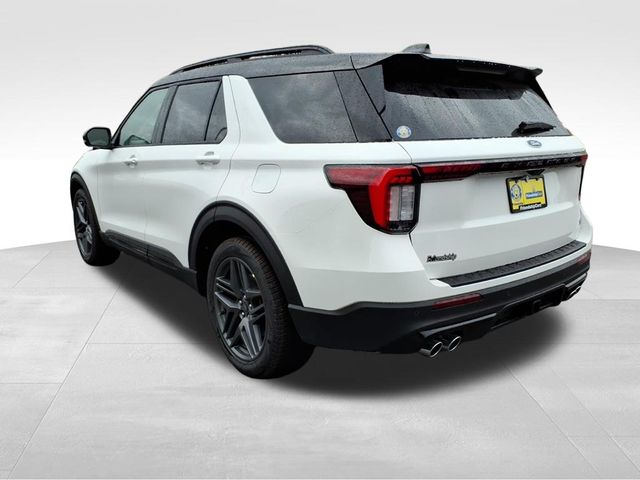 2025 Ford Explorer ST photo 4