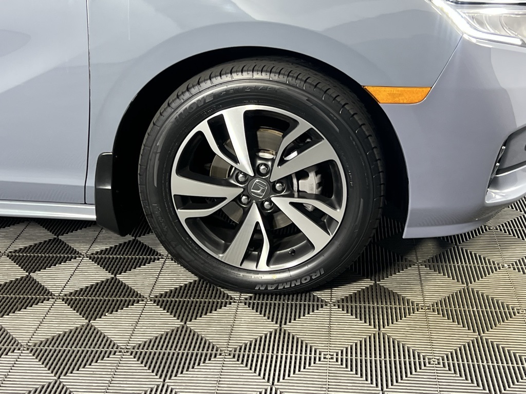 2024 Honda Odyssey Touring photo 7