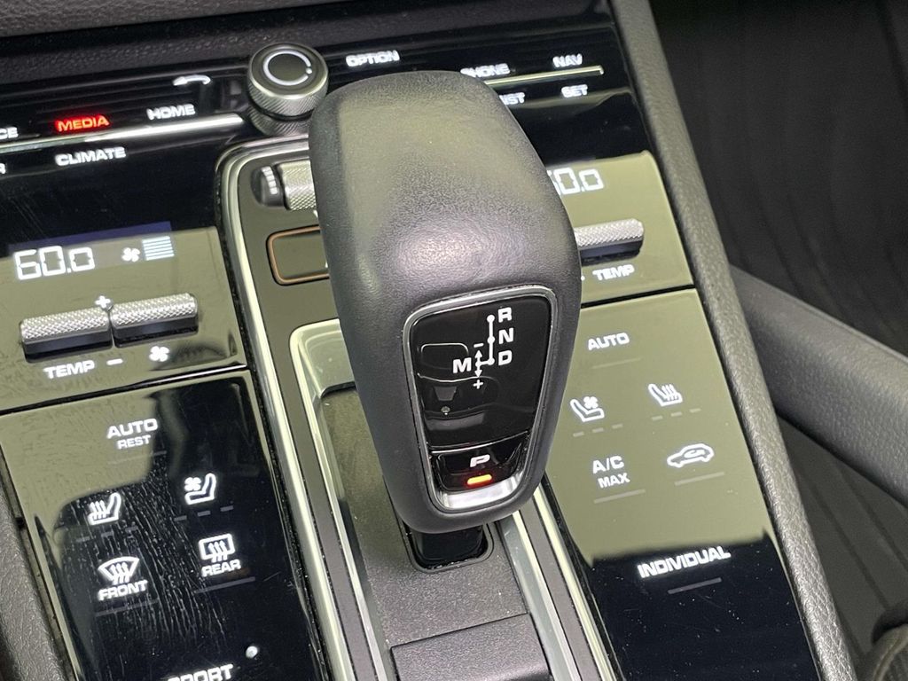 2020 Porsche Cayenne Base photo 31