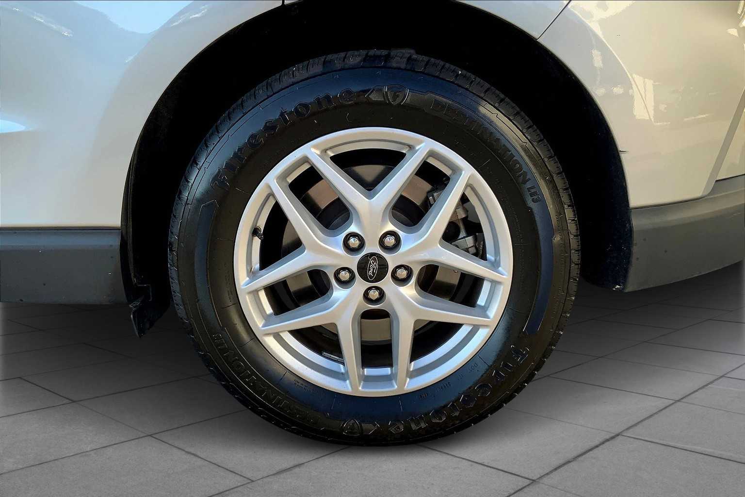 2024 Ford Edge SEL photo 10