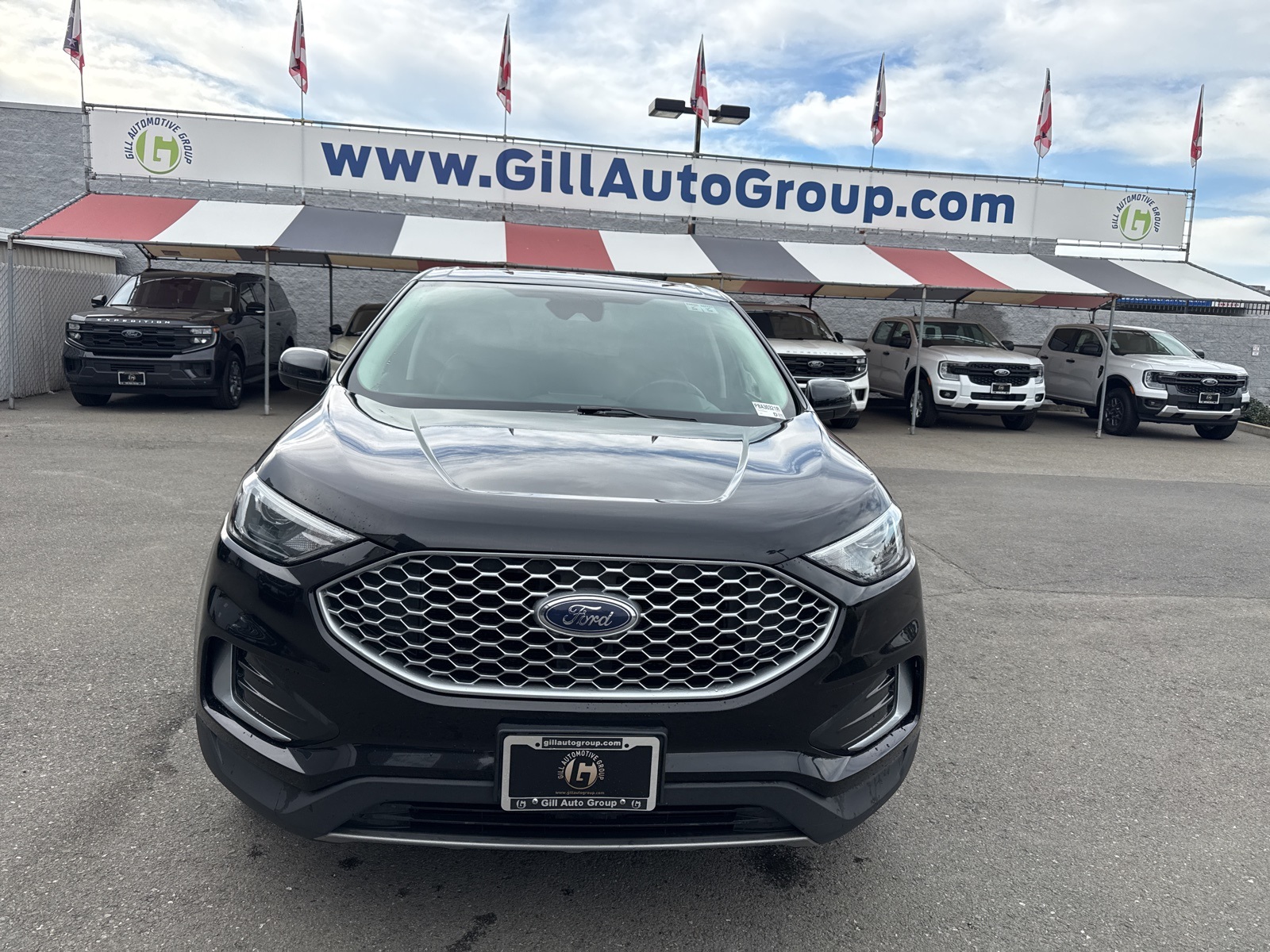 2023 Ford Edge SEL photo 3